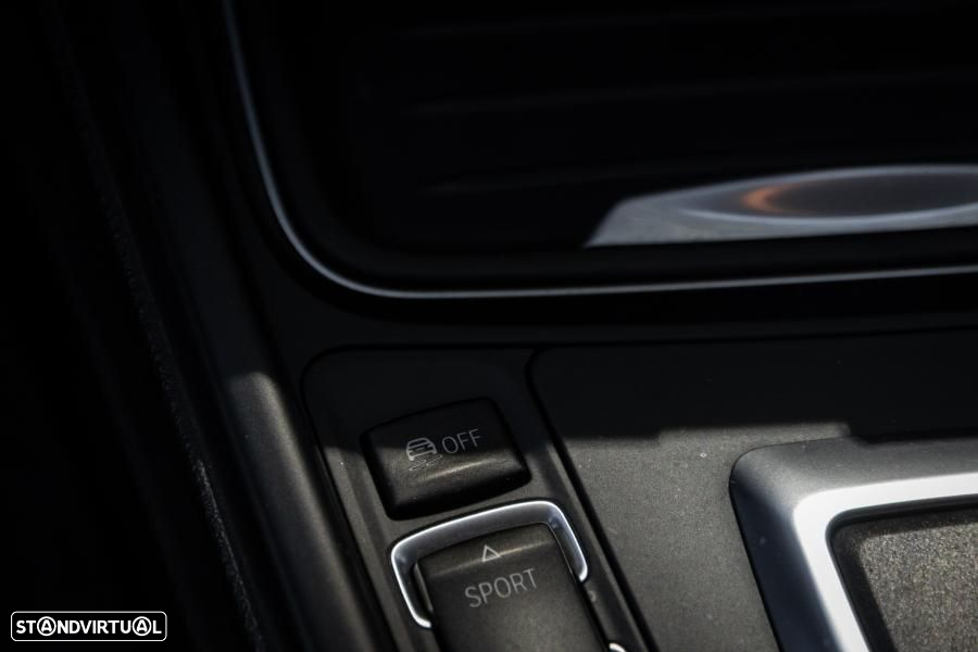 BMW 320 d Touring Auto - 44