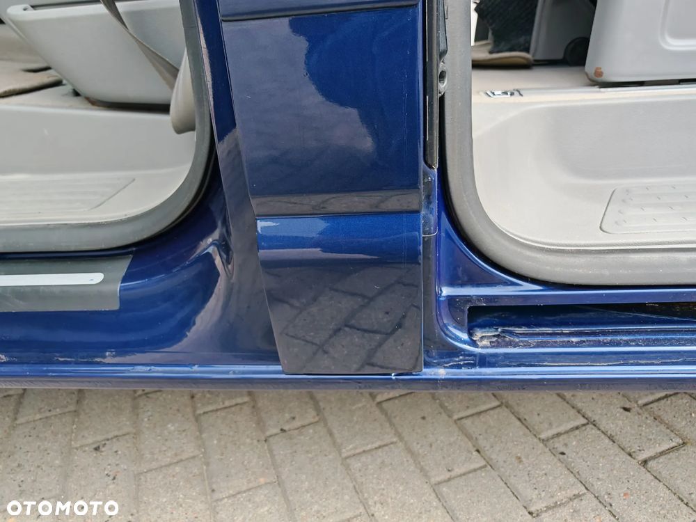 Volkswagen Multivan - 16
