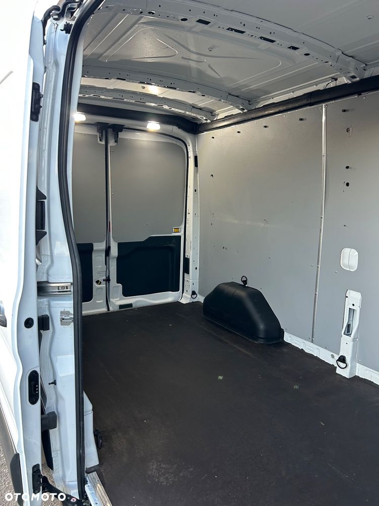 Ford Transit - 23