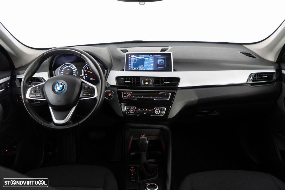 BMW X1 25 e xDrive Corporate Edition - 22