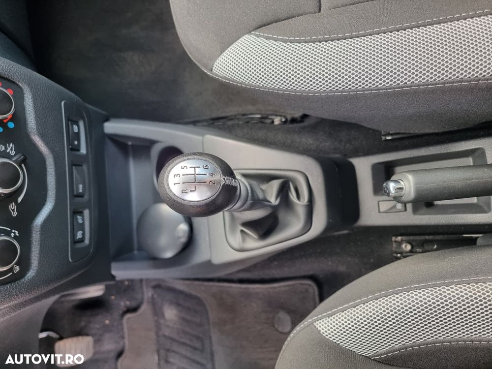 Dacia Lodgy TCe 130 GPF Stepway - 22