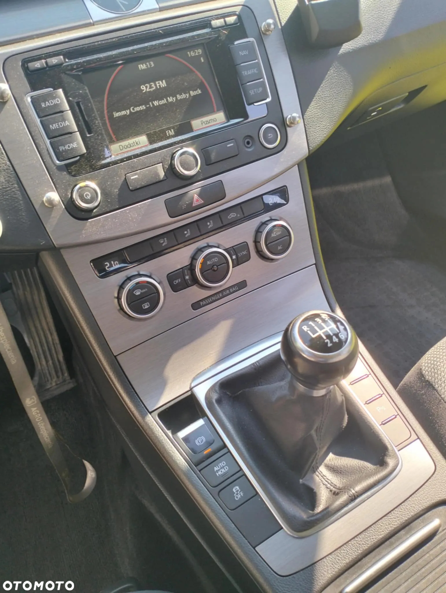 Volkswagen Passat 1.6 TDI Comfortline - 16