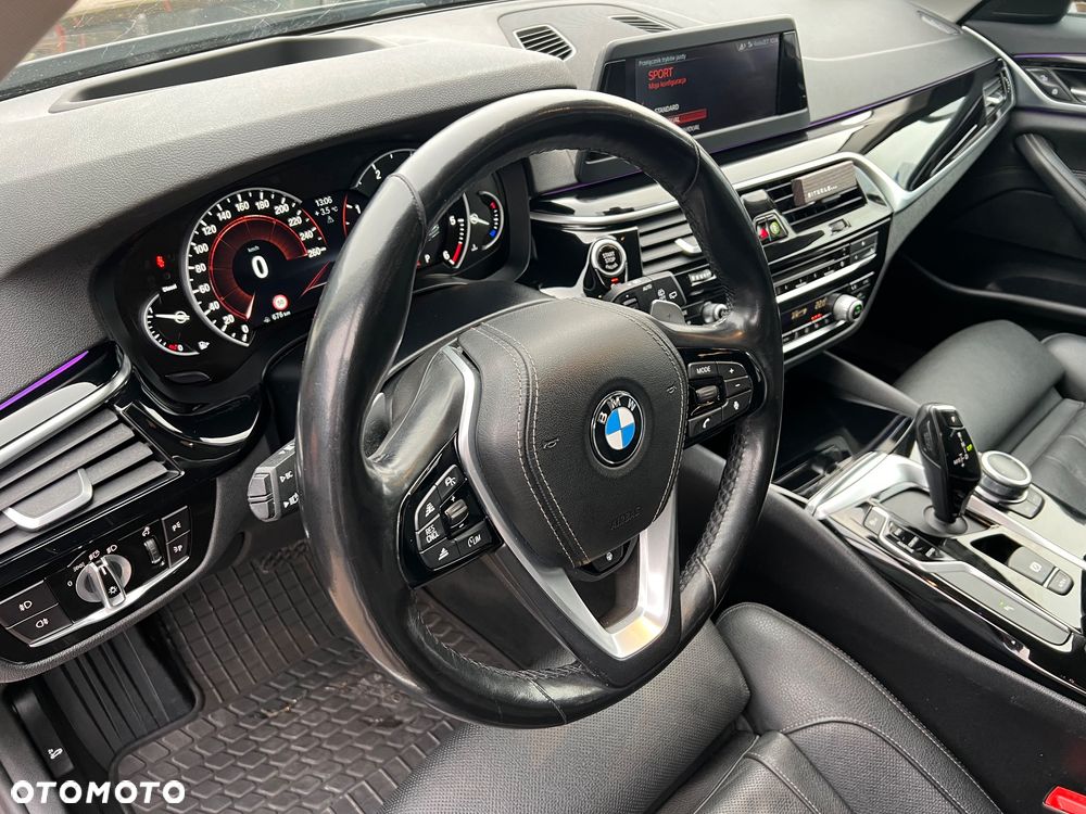 BMW Seria 5 520d Luxury Line sport - 17