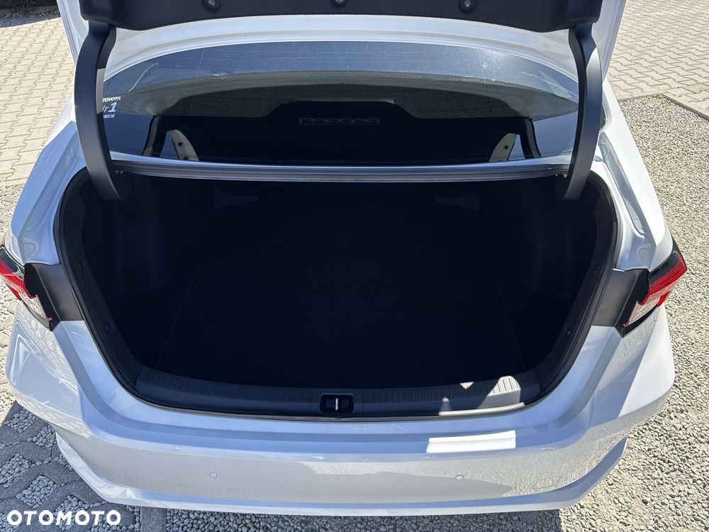 Toyota Corolla 1.8 Hybrid GR Sport Dynamic - 13