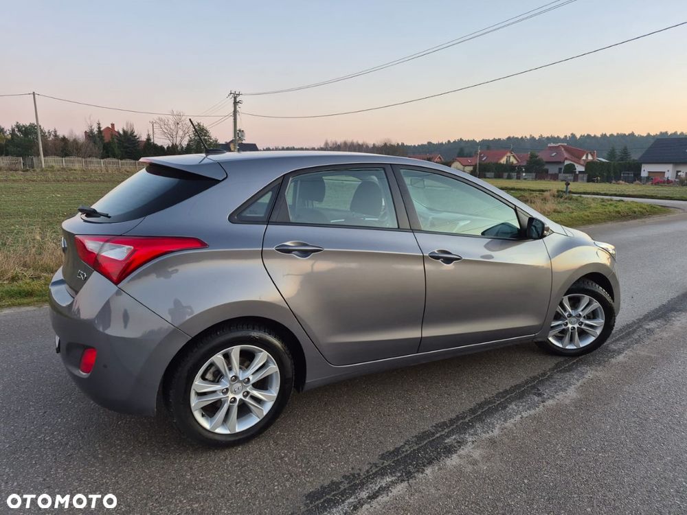 Hyundai i30 1.4 Premium - 12