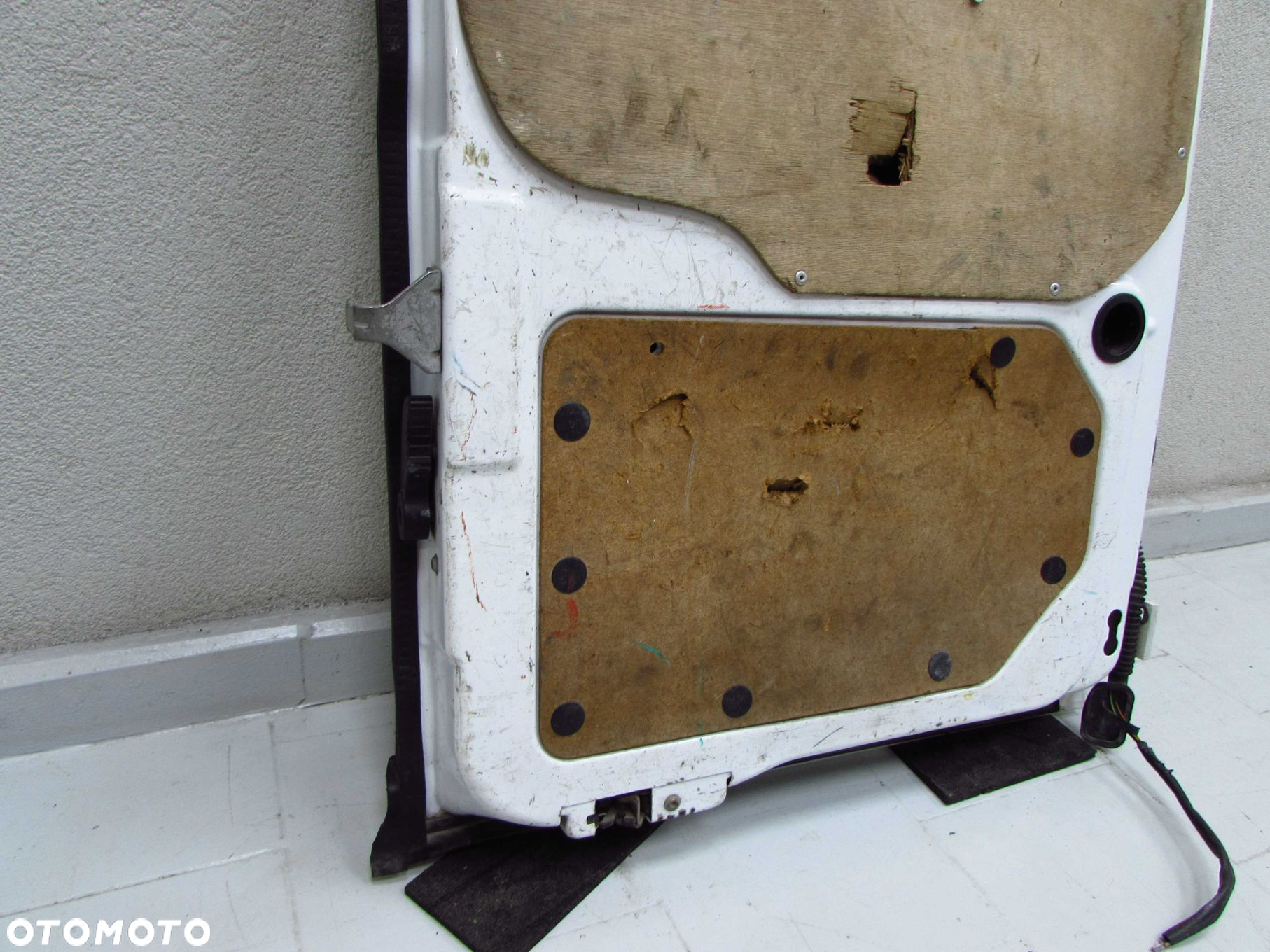 FORD TRANSIT CONNECT I 02-13 DRZWI TYL LEWY BIALE - 9