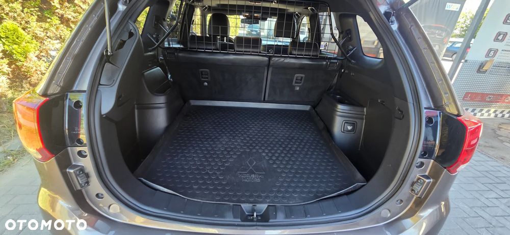 Mitsubishi Outlander 2.4 4WD Diamant+ - 34