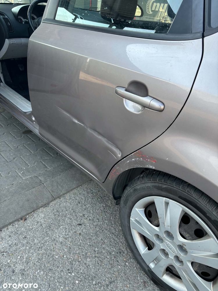 Kia Ceed - 16