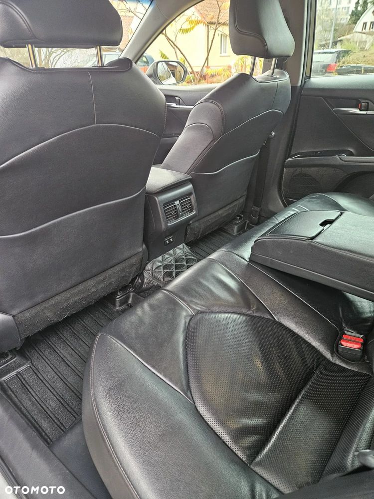 Toyota Camry - 5