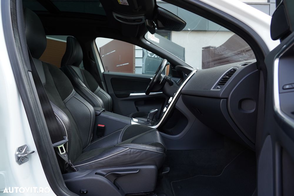 Volvo XC 60 D5 AWD Geartronic Summum - 32