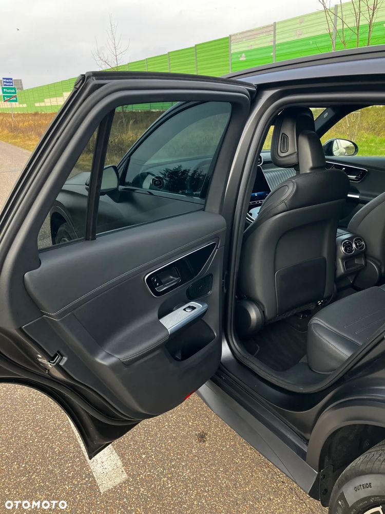 Mercedes-Benz GLC - 30