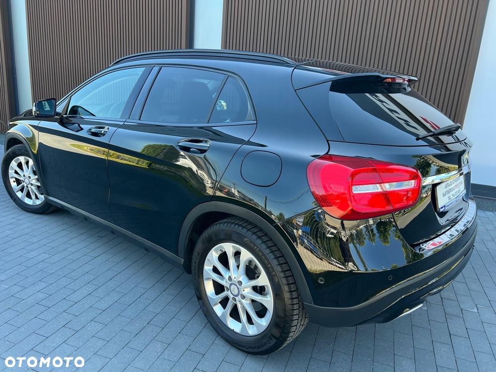 Mercedes-Benz GLA 200 d 4Matic 7G-DCT Urban - 5