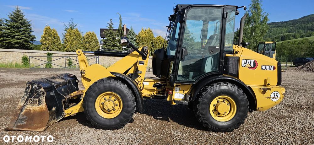 Caterpillar 906M - 1