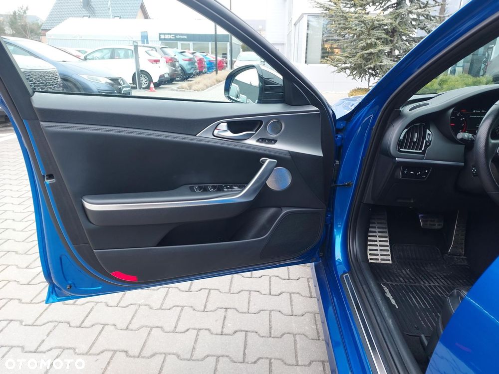 Kia Stinger 17-20 - 10