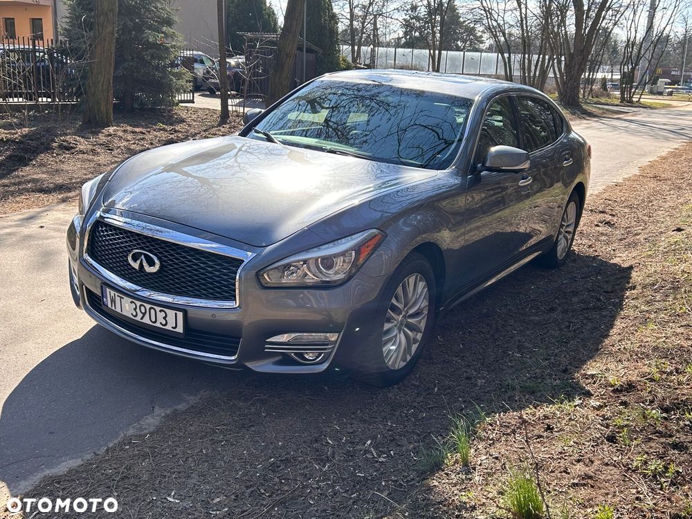Infiniti Q70 - 7