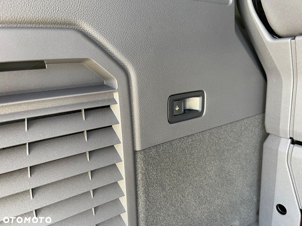 Volkswagen Multivan 2.0 TDI L2 Family DSG - 16