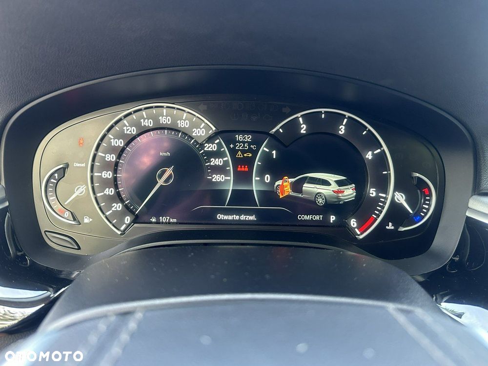 BMW Seria 5 520d Luxury Line sport - 39
