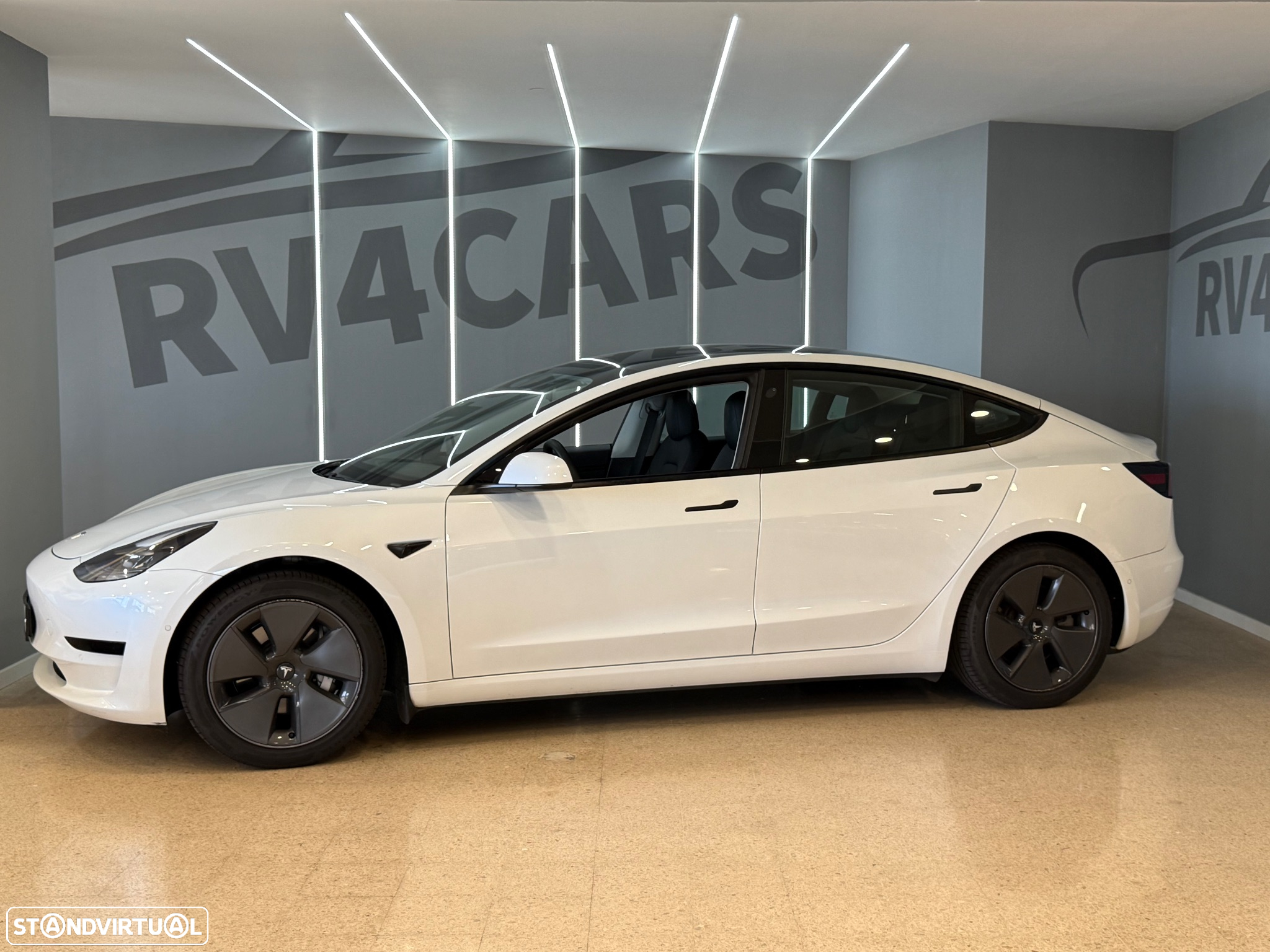 Tesla Model 3 Standard Range Plus RWD - 2