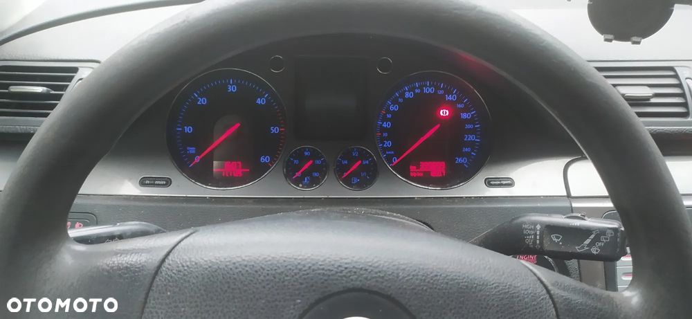 Volkswagen Passat Variant 2.0 TDI Trendline - 5