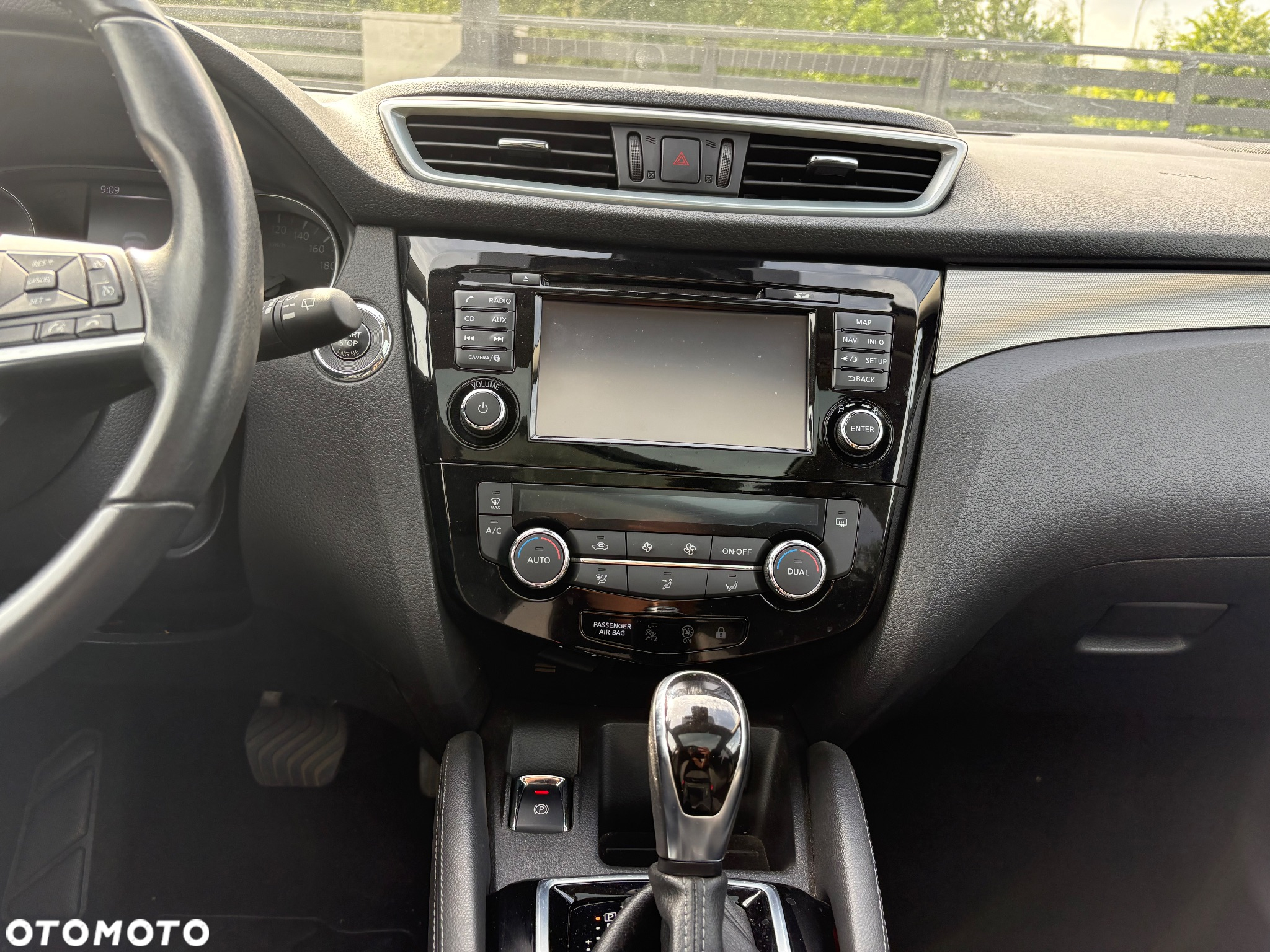 Nissan Qashqai 1.6 dCi Xtronic N-Connecta - 12