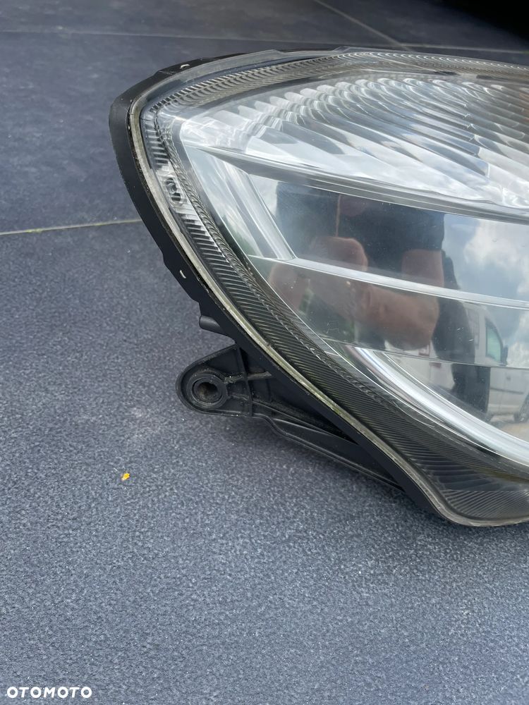 SKODA FABIA II reflektor lampa prawa prawy przód przednia LIFT 10- - 5
