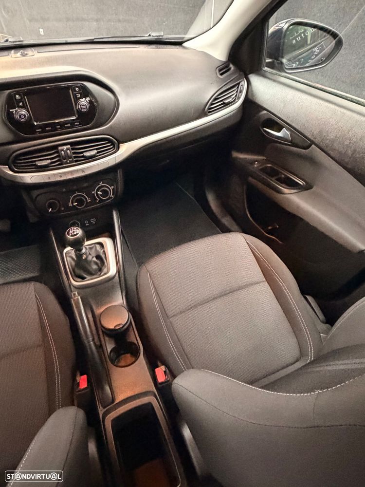 Fiat Tipo Station Wagon 1.4 Lounge J17 - 25