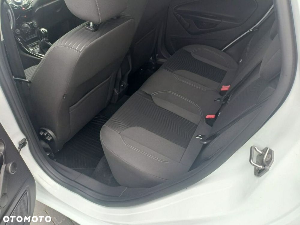 Ford Fiesta - 24