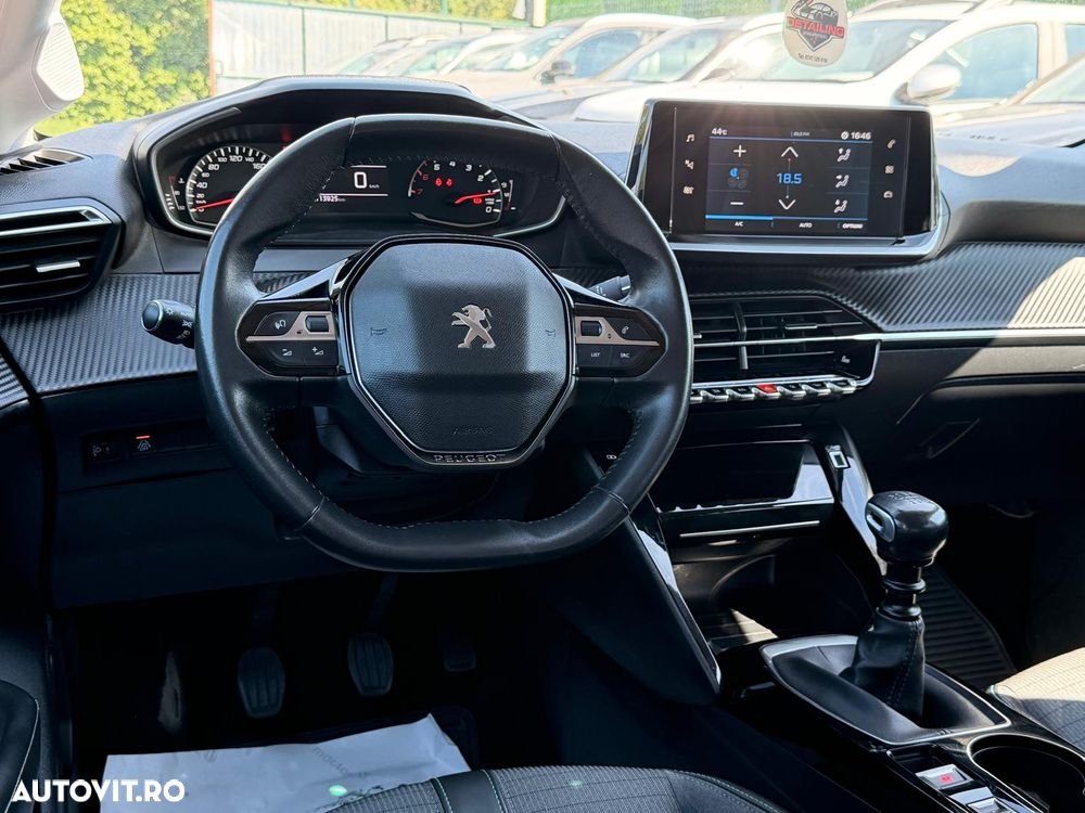 Peugeot 208 1.2 L PureTech STT Allure - 20