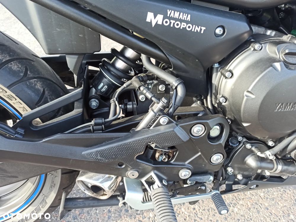Yamaha XJ - 12
