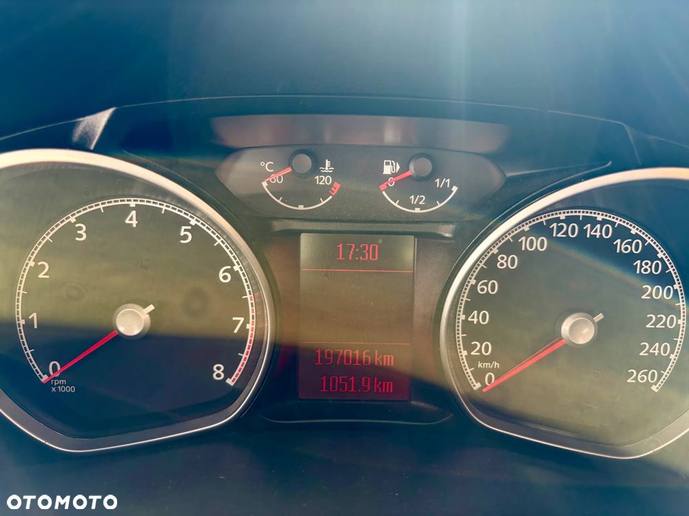 Ford Mondeo 2.0 Ghia - 12