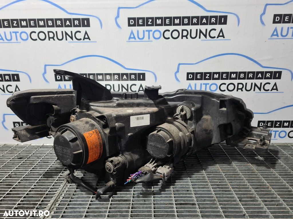 Far Stanga Mitsubishi Outlander III 2012 - 2015 SUV 4 Usi (1085) Xenon - 2