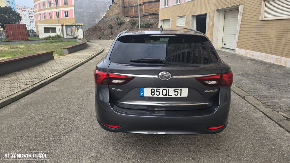 Toyota Avensis SW 2.0 D-4D Luxury+GPS - 6