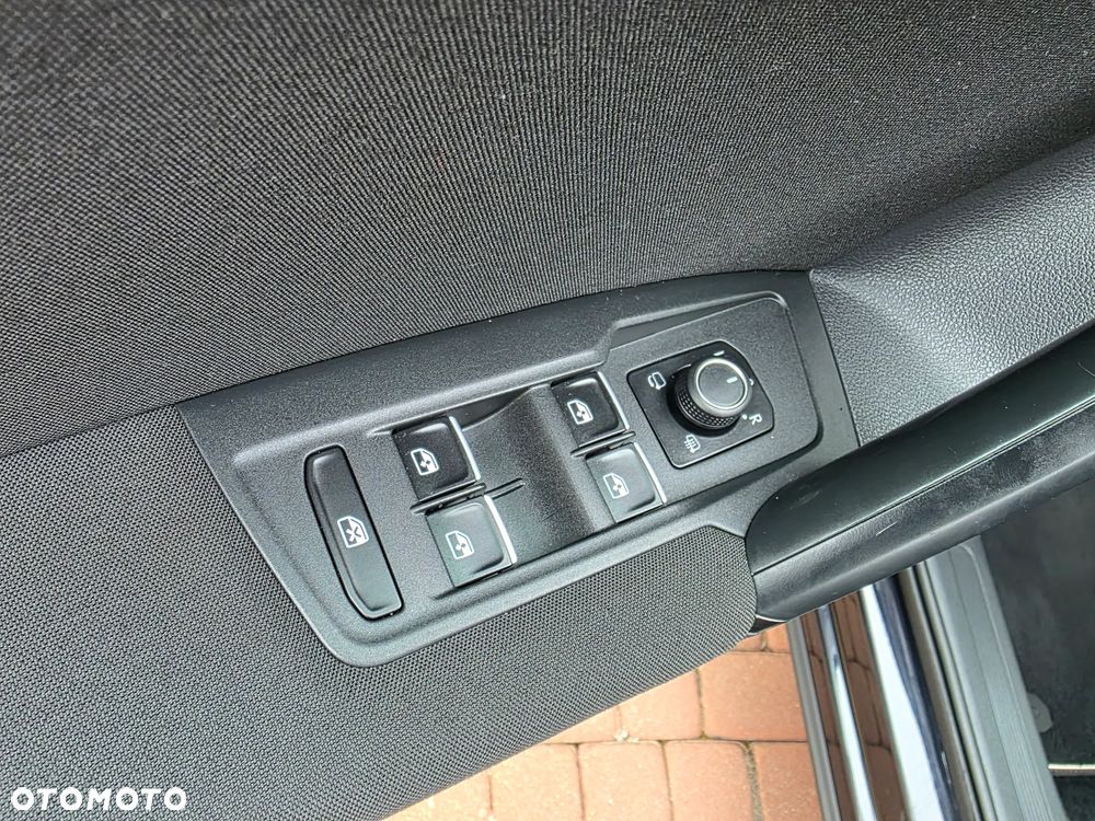 Volkswagen Tiguan - 11