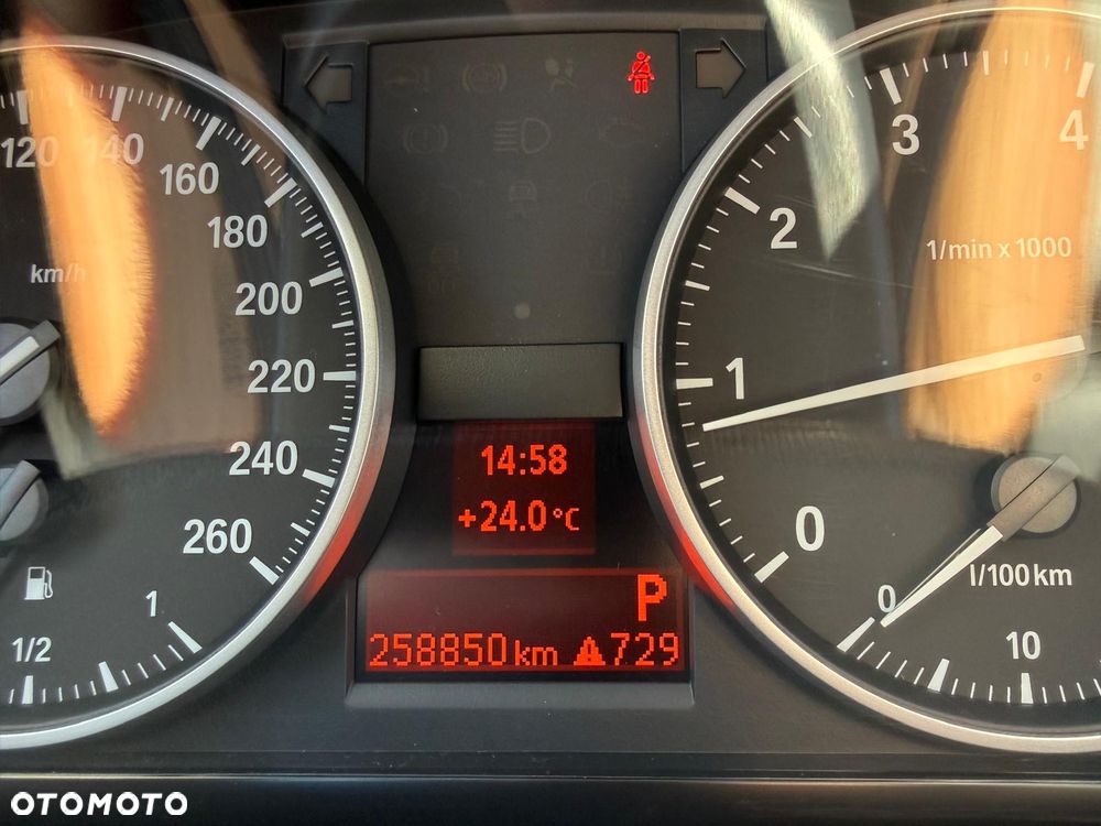BMW Seria 3 318i Edition Lifestyle - 24