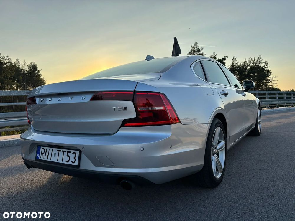 Volvo S90 T5 Momentum - 2