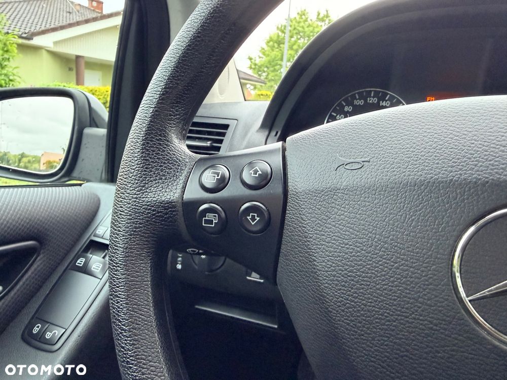 Mercedes-Benz Klasa A 160 BlueEFFICIENCY Avantgarde Special Edition - 29
