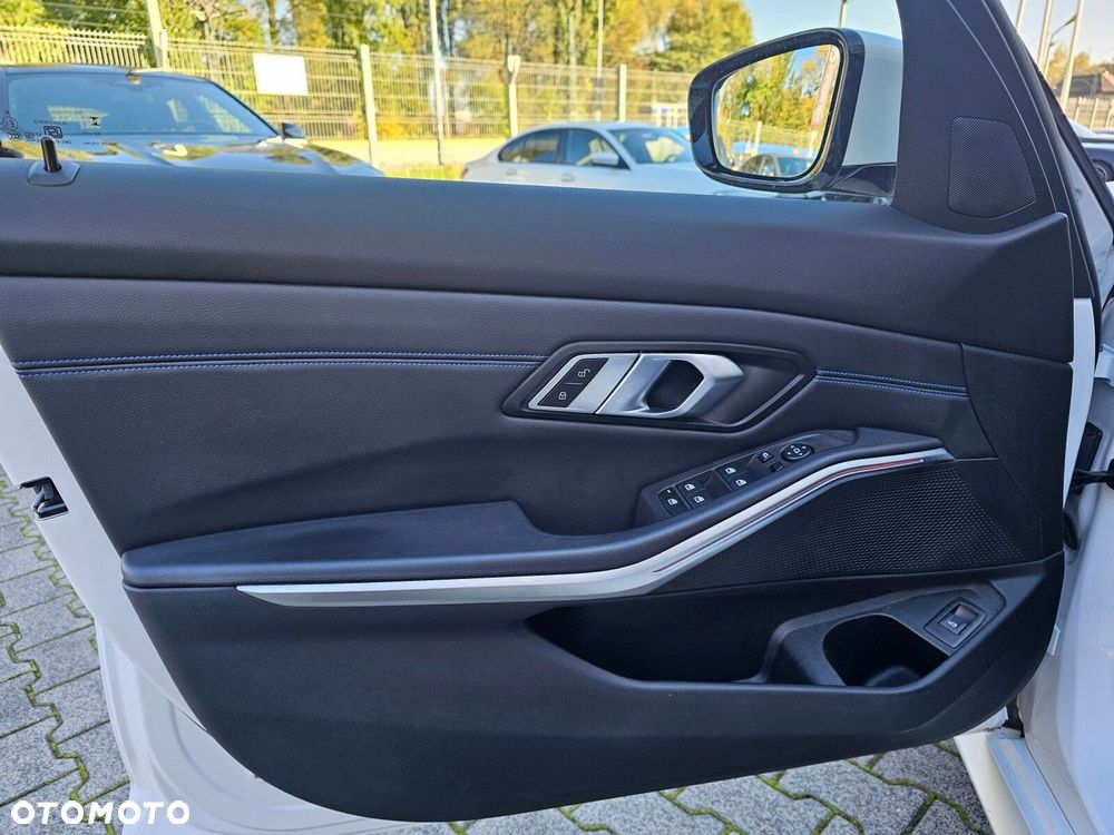 BMW Seria 3 2023
