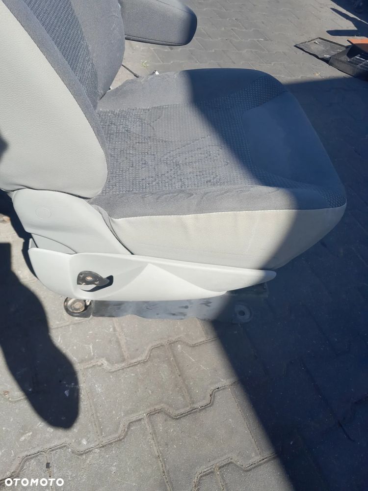 Fotel pasażera Renault Trafic II - 3