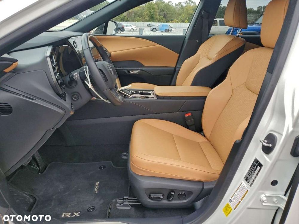 Lexus RX - 8
