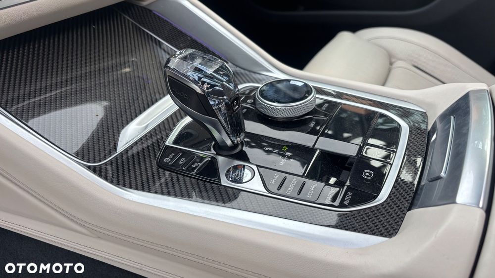 BMW X6 xDrive40d mHEV - 13