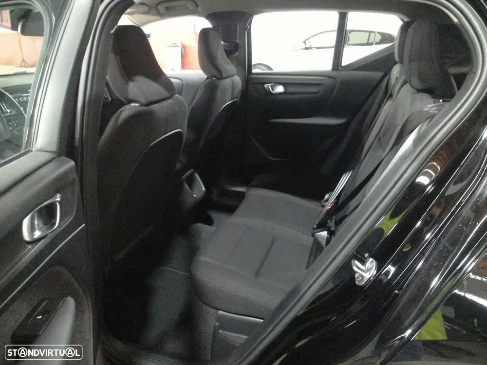 Volvo XC 40 1.5 T3 Tech Edition - 6