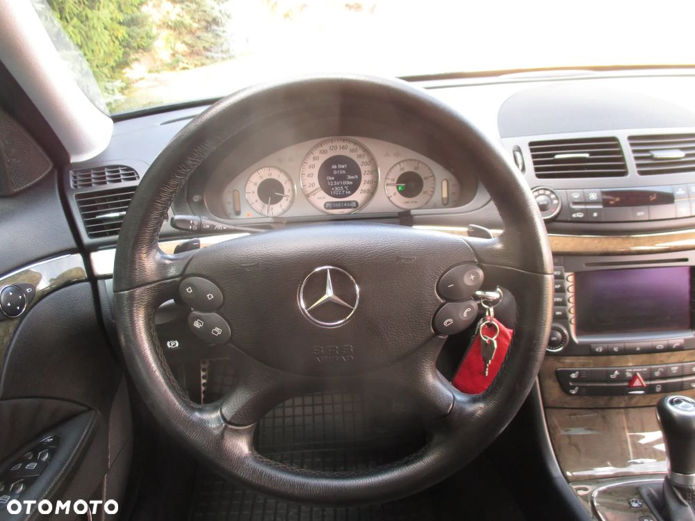 Mercedes-Benz Klasa E 320 CDI Avantgarde DPF Sport Edition AMG - 13