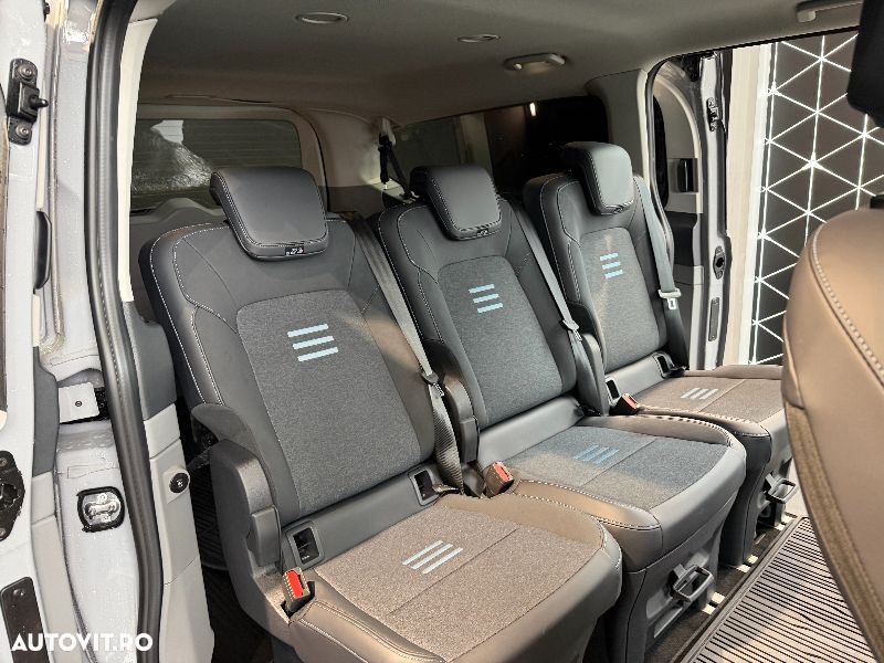 Ford Tourneo Custom - 14