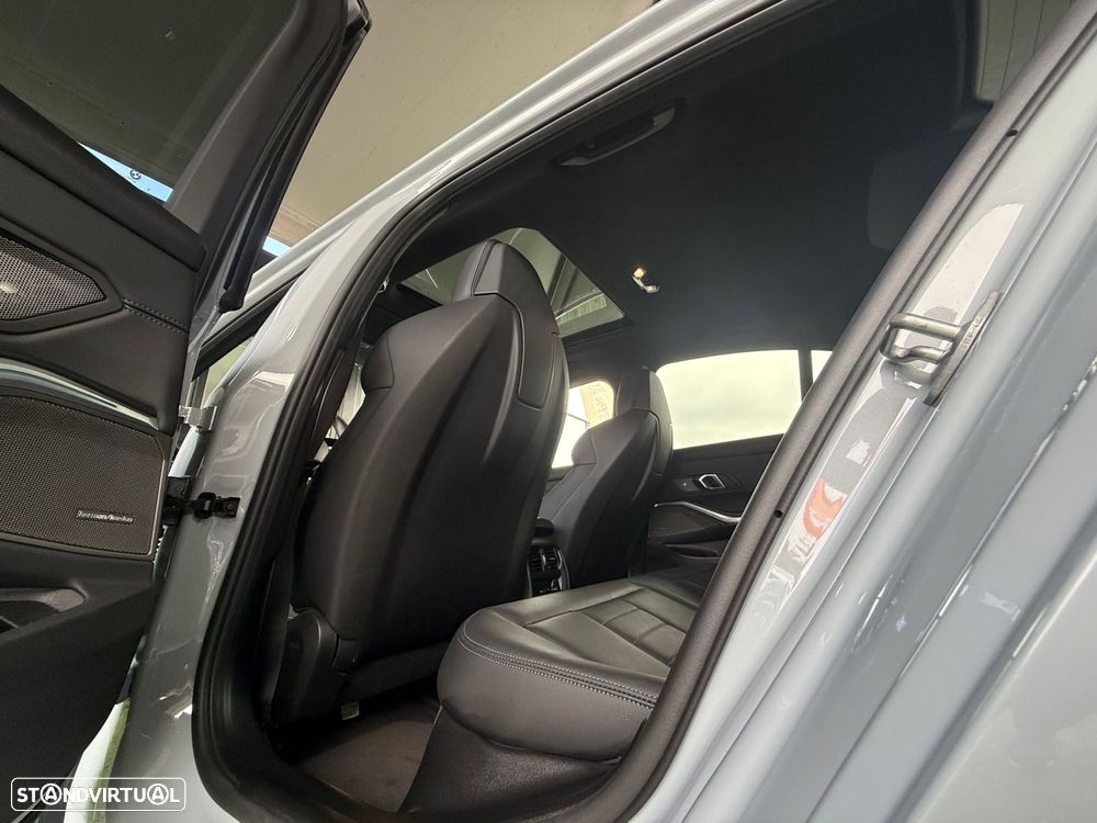 BMW 330 e Pack Desportivo M Auto - 47
