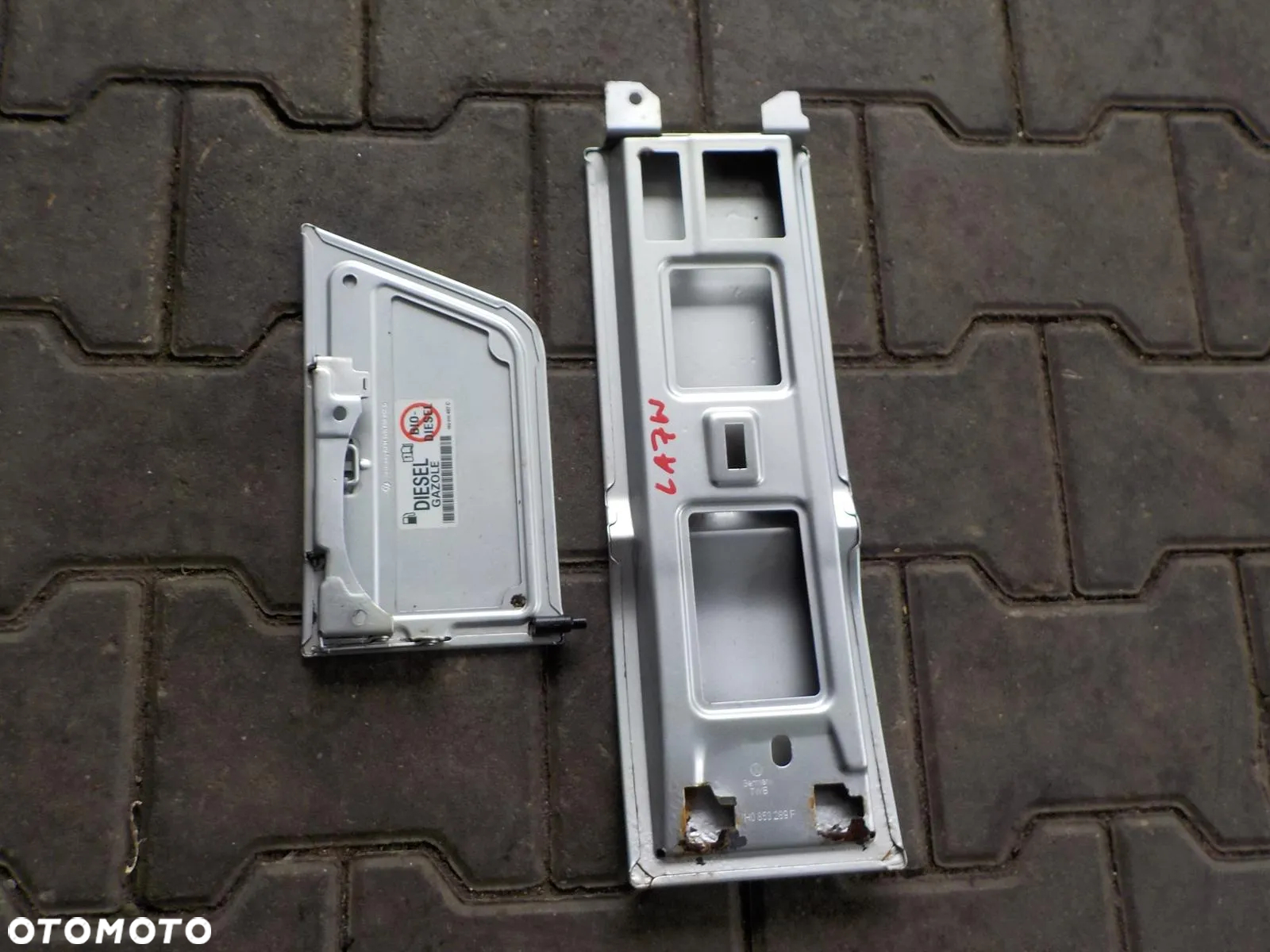 VW T5 KLAPKA WLEWU PALIWA BLACHA ZAŚLEPKA - 4