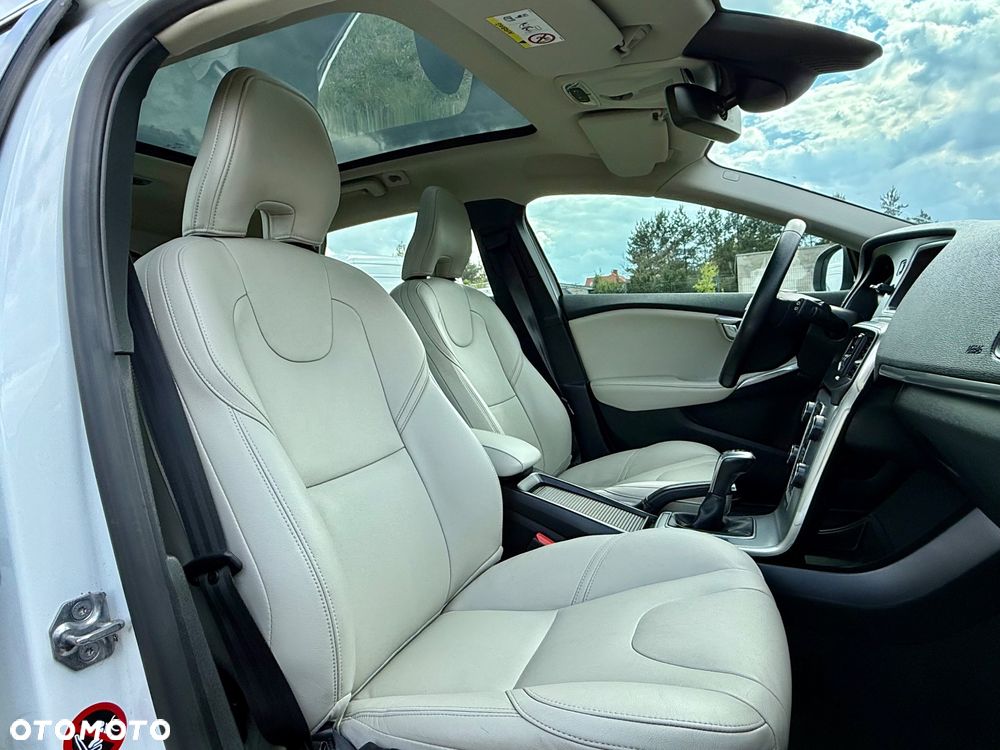 Volvo V40 T3 Drive-E Inscription - 8
