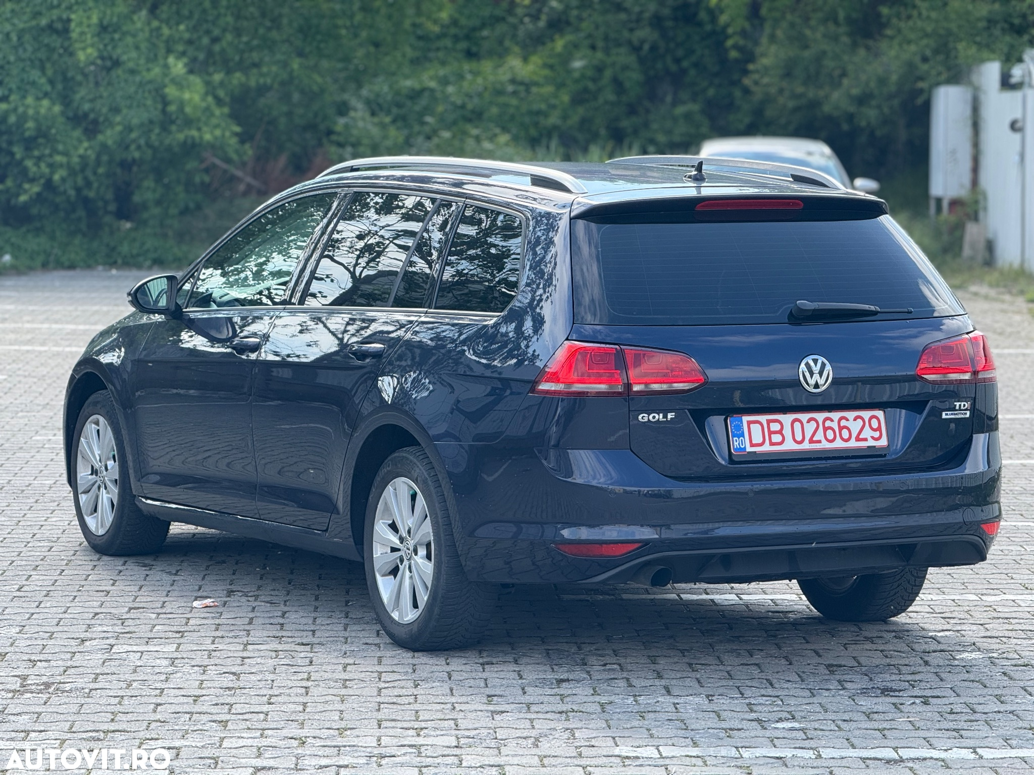 Volkswagen Golf 1.6 BlueTDI DSG Comfortline - 4