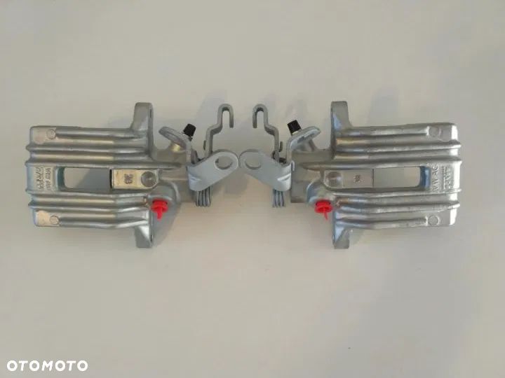 Zacisk tył Lewy Prawy Volkswagen Golf V Golf VI Golf Plus - 1