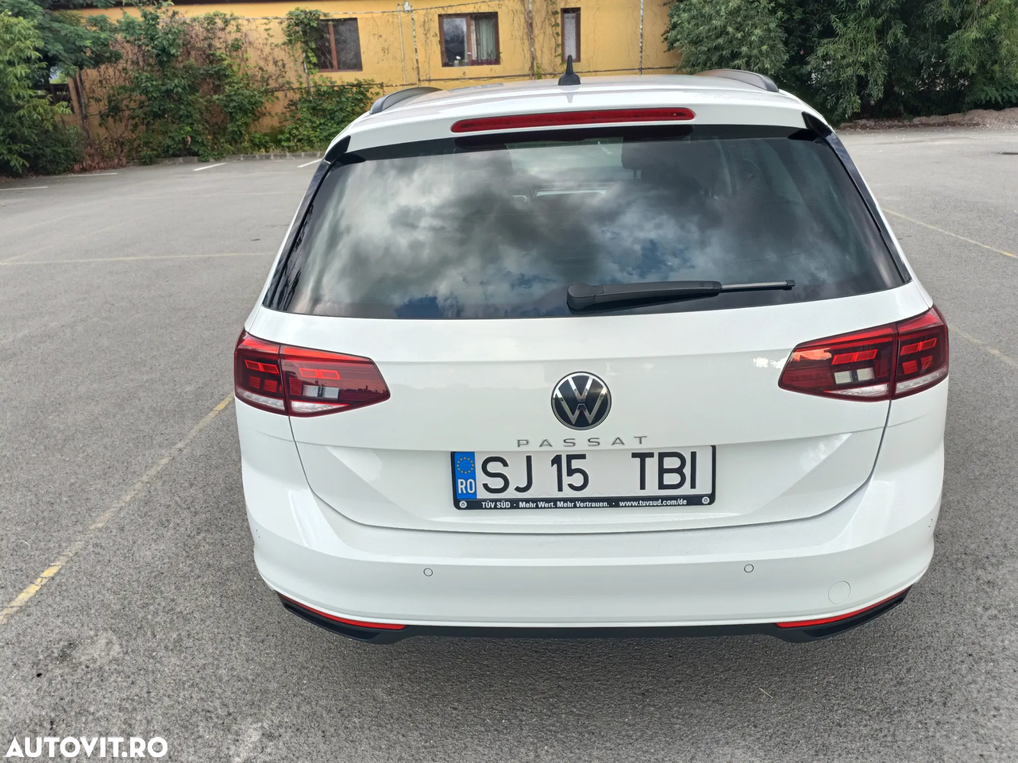 Volkswagen Passat Variant 2.0 TDI SCR DSG Business - 10