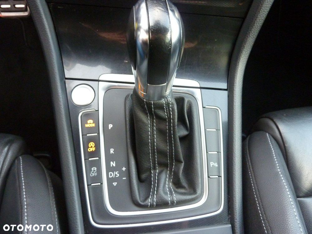 Volkswagen Golf - 30